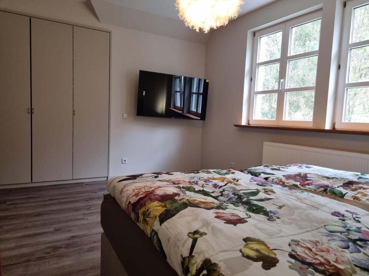 5 Sterne Bahnhoftraum, Appartement "Waldliebe" 133Qm, Grosse Terrasse 70Qm, Qr Code Scannen Fuer Virtuellen Rundgang, Premium Ausstattung Braunfels Extérieur photo