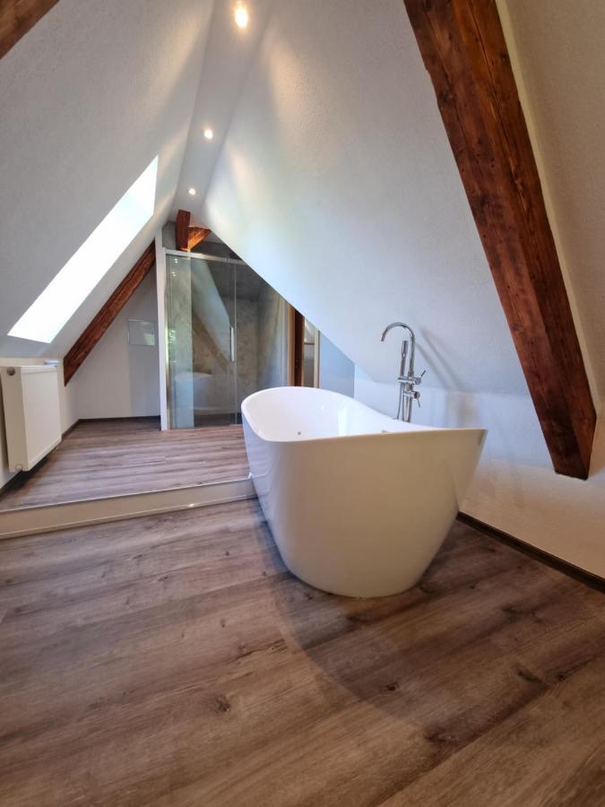 5 Sterne Bahnhoftraum, Appartement "Waldliebe" 133Qm, Grosse Terrasse 70Qm, Qr Code Scannen Fuer Virtuellen Rundgang, Premium Ausstattung Braunfels Extérieur photo